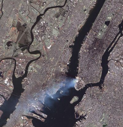 Satellite view of Manhattan on Sept 11 (© 2001 by NASA - Visible Earth)